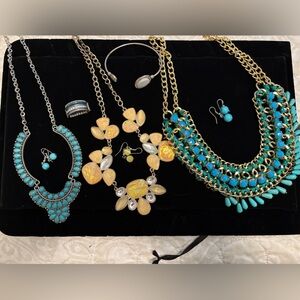 Elegant Gold and Turquoise Jewelry Set